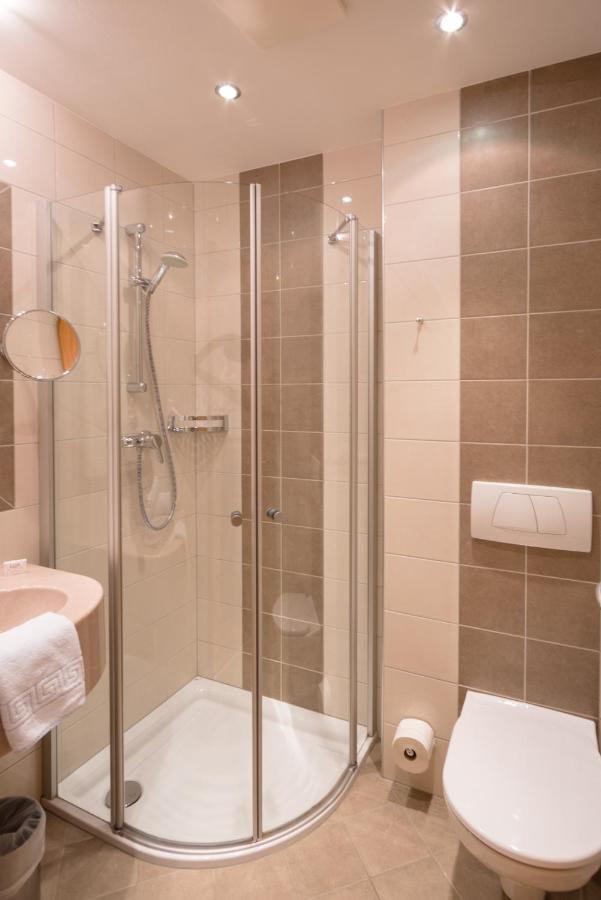 Alpenhotel Badmeister Flattach Bagian luar foto