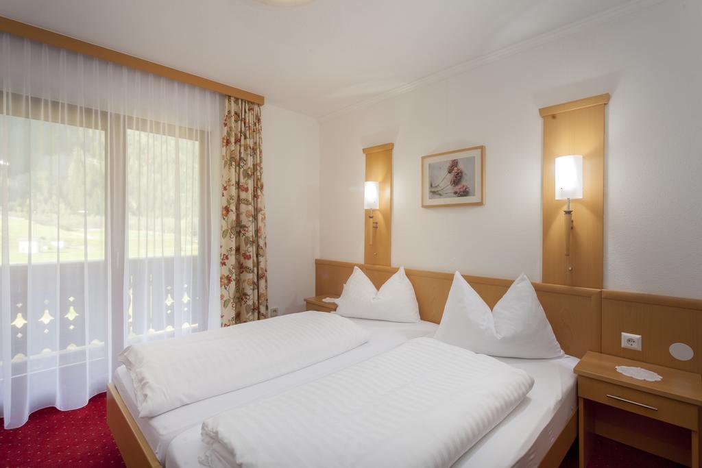 Alpenhotel Badmeister Flattach Bagian luar foto