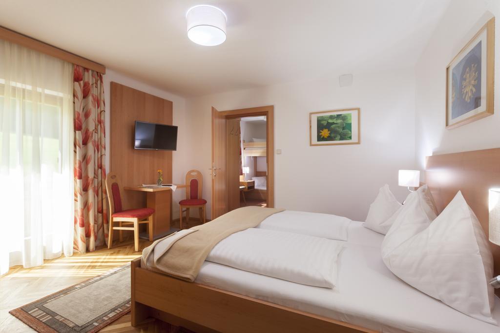 Alpenhotel Badmeister Flattach Bagian luar foto