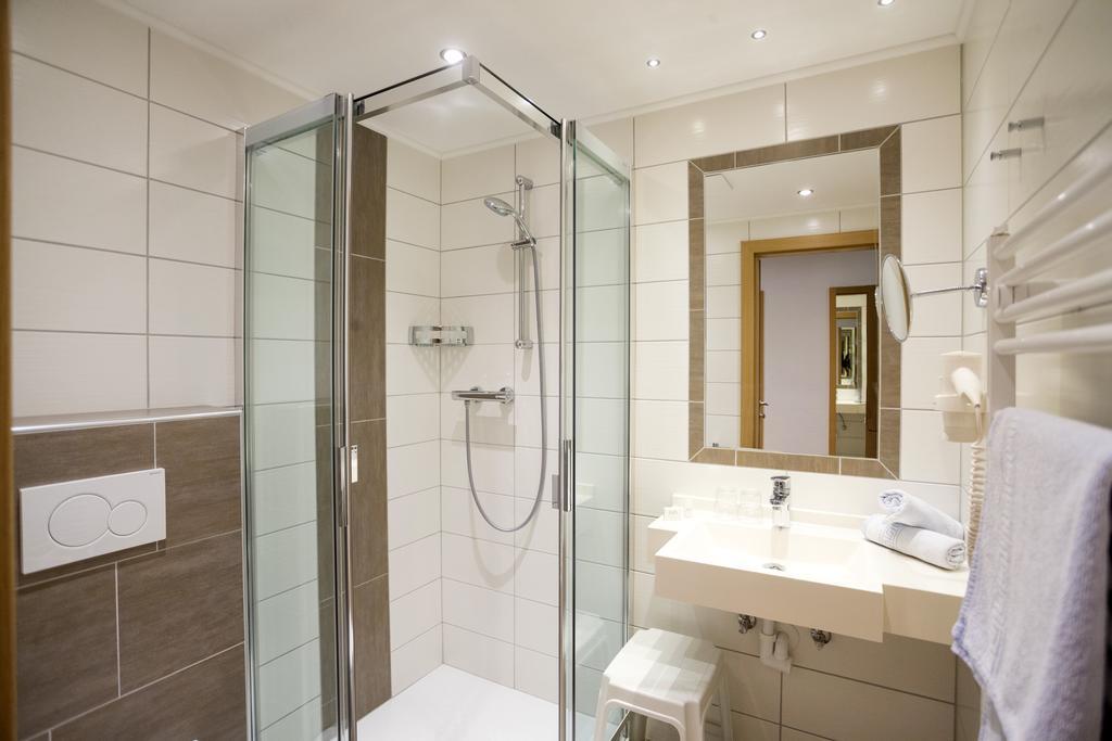 Alpenhotel Badmeister Flattach Bagian luar foto