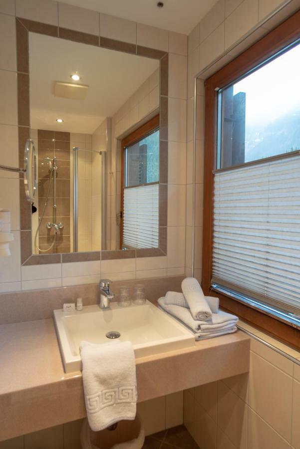 Alpenhotel Badmeister Flattach Bagian luar foto