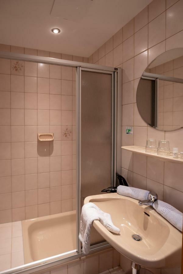 Alpenhotel Badmeister Flattach Bagian luar foto